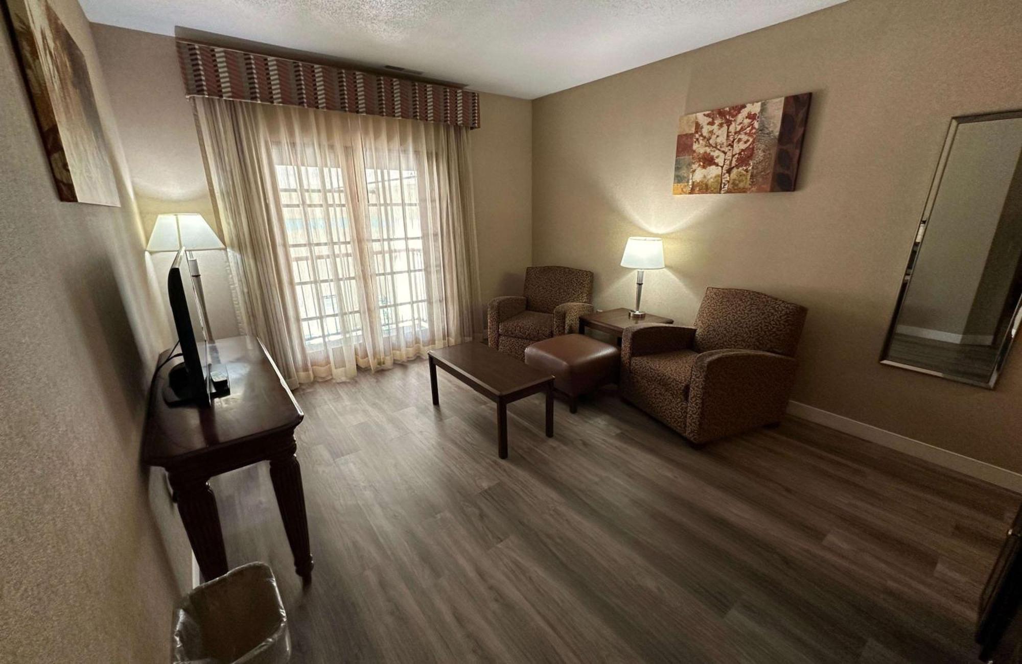 Peru Best Western Circus City Inn מראה חיצוני תמונה